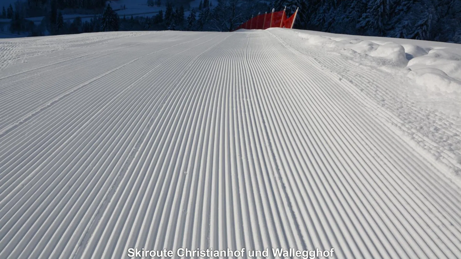Ski In / Ski Out - Gästehäuser Saalbach Hostel