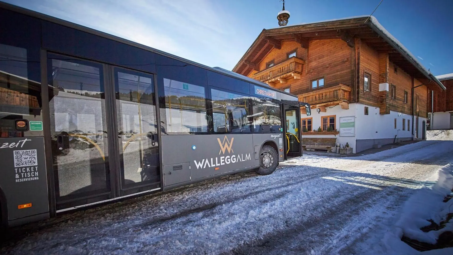 Hostel Ski In / Ski Out - Gästehäuser Saalbach