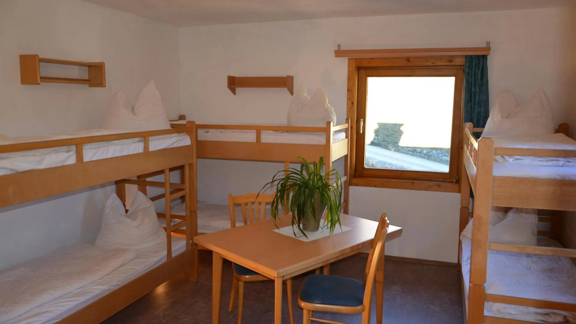 Hostel Ski In / Ski Out - Gästehäuser Saalbach