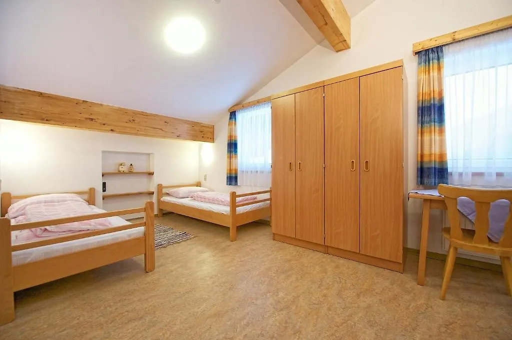 Hostel Ski In / Ski Out - Gästehäuser Saalbach Österreich