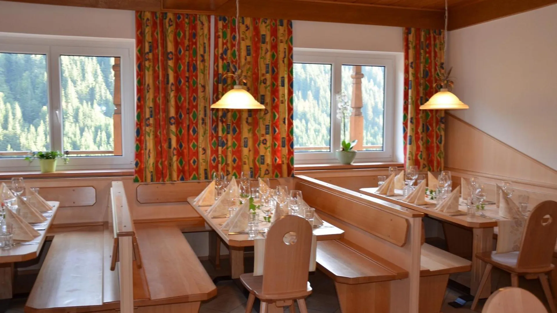 Ski In-Ski Out - Gaestehaeuser Saalbach-Hinterglemm - Wallegghof Christianhof بيت شباب