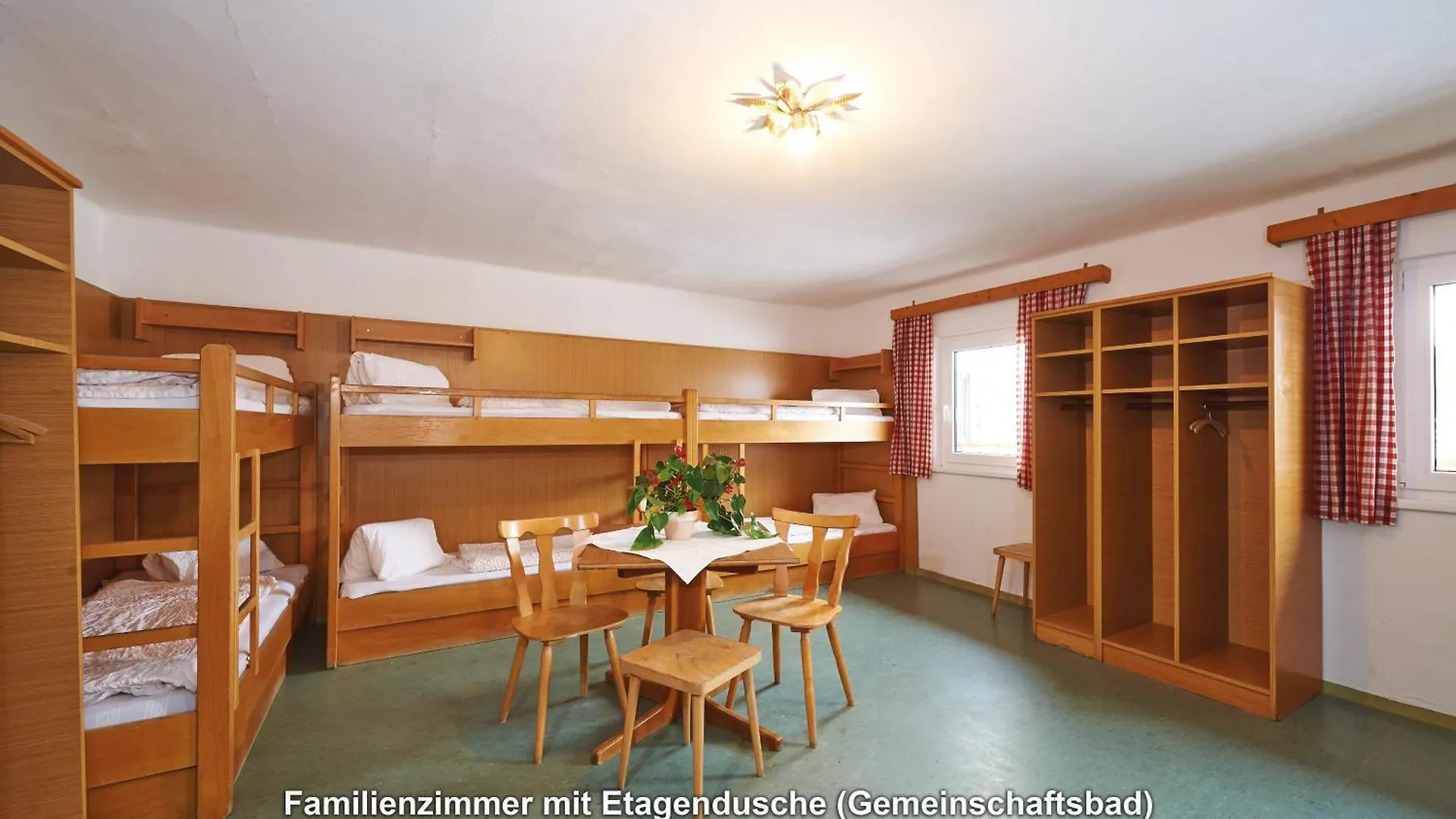 Ski In-Ski Out - Gaestehaeuser Saalbach-Hinterglemm - Wallegghof Christianhof بيت شباب