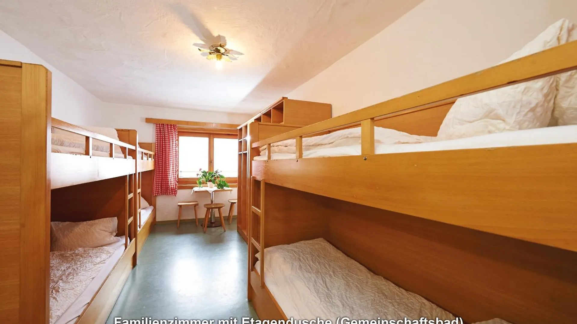Ski In-Ski Out - Gaestehaeuser Saalbach-Hinterglemm - Wallegghof Christianhof بيت شباب